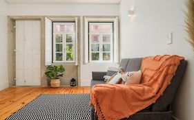 Flores Street Apartments